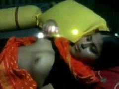 Indian desi wife showing her big boobs. voyeur video #3